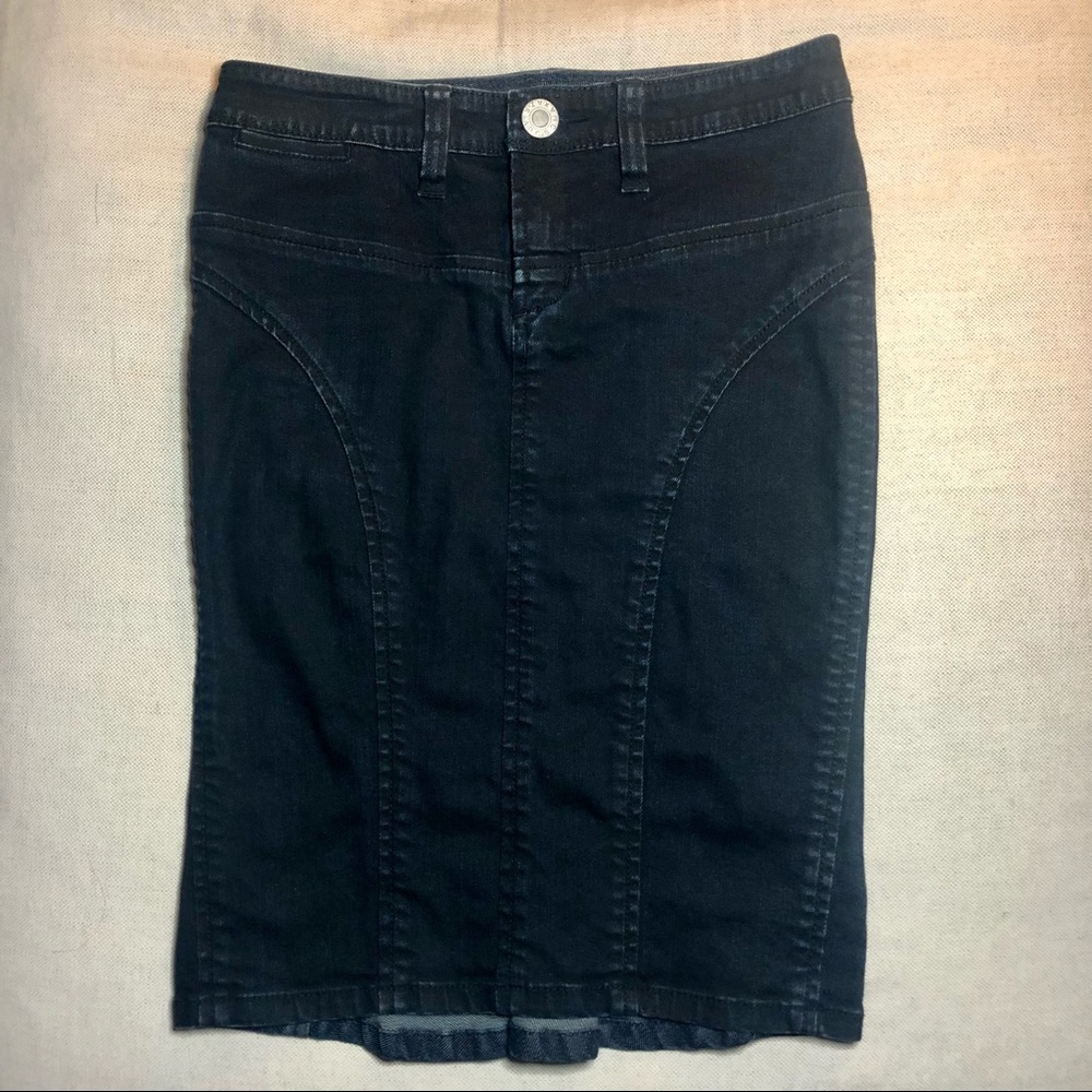BCBG dark navy size 25 stretch denim pencil skirt